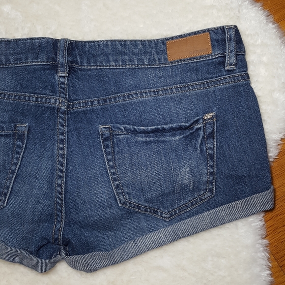 Garage Medium Wash Flirty Shorts - Picture 6 of 11